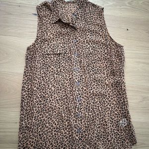 EUC equipment 100% silk leopard print sleeveless button down size medium